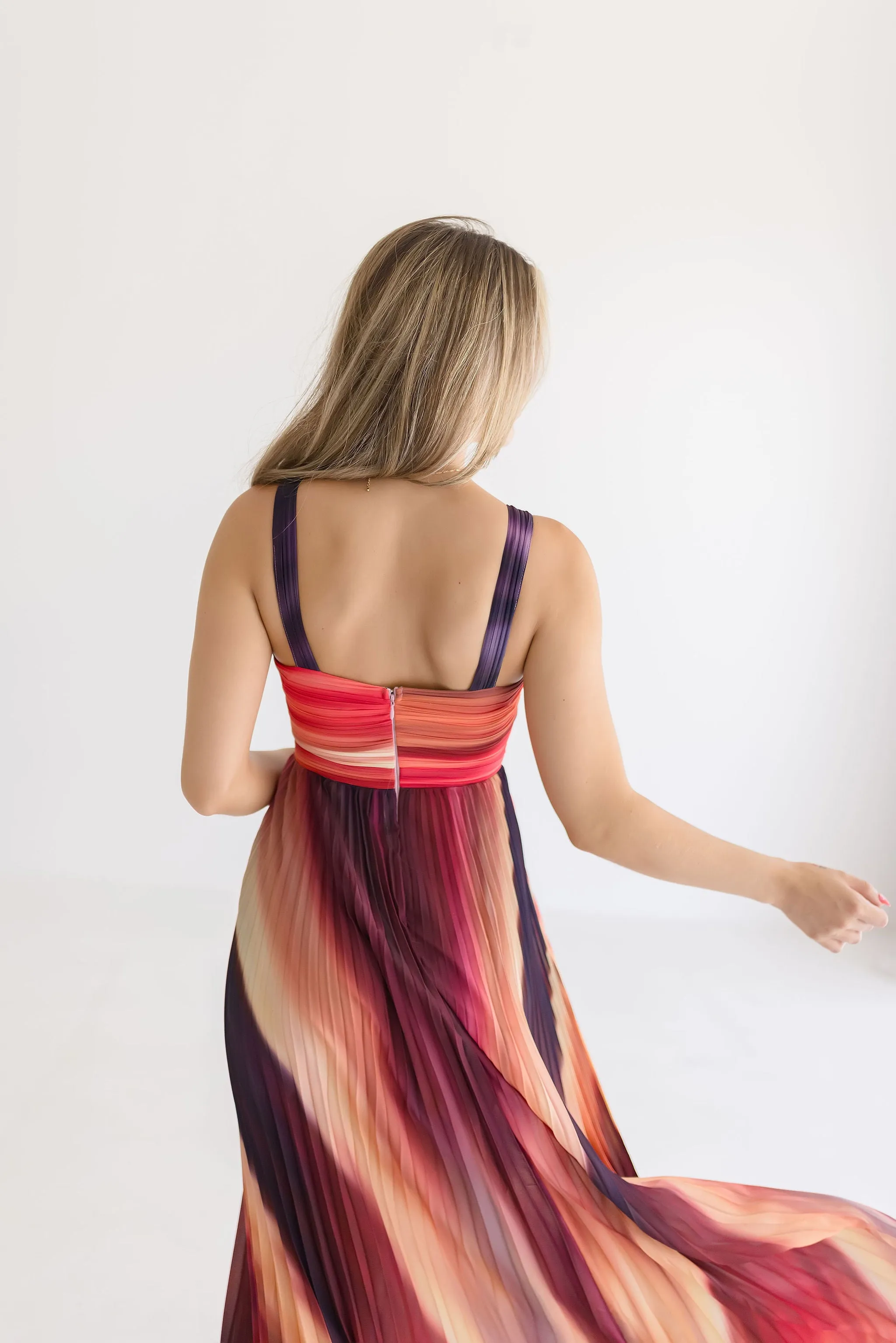 Carrie Sleeveless Abstract Print Pleated Maxi Dress Red