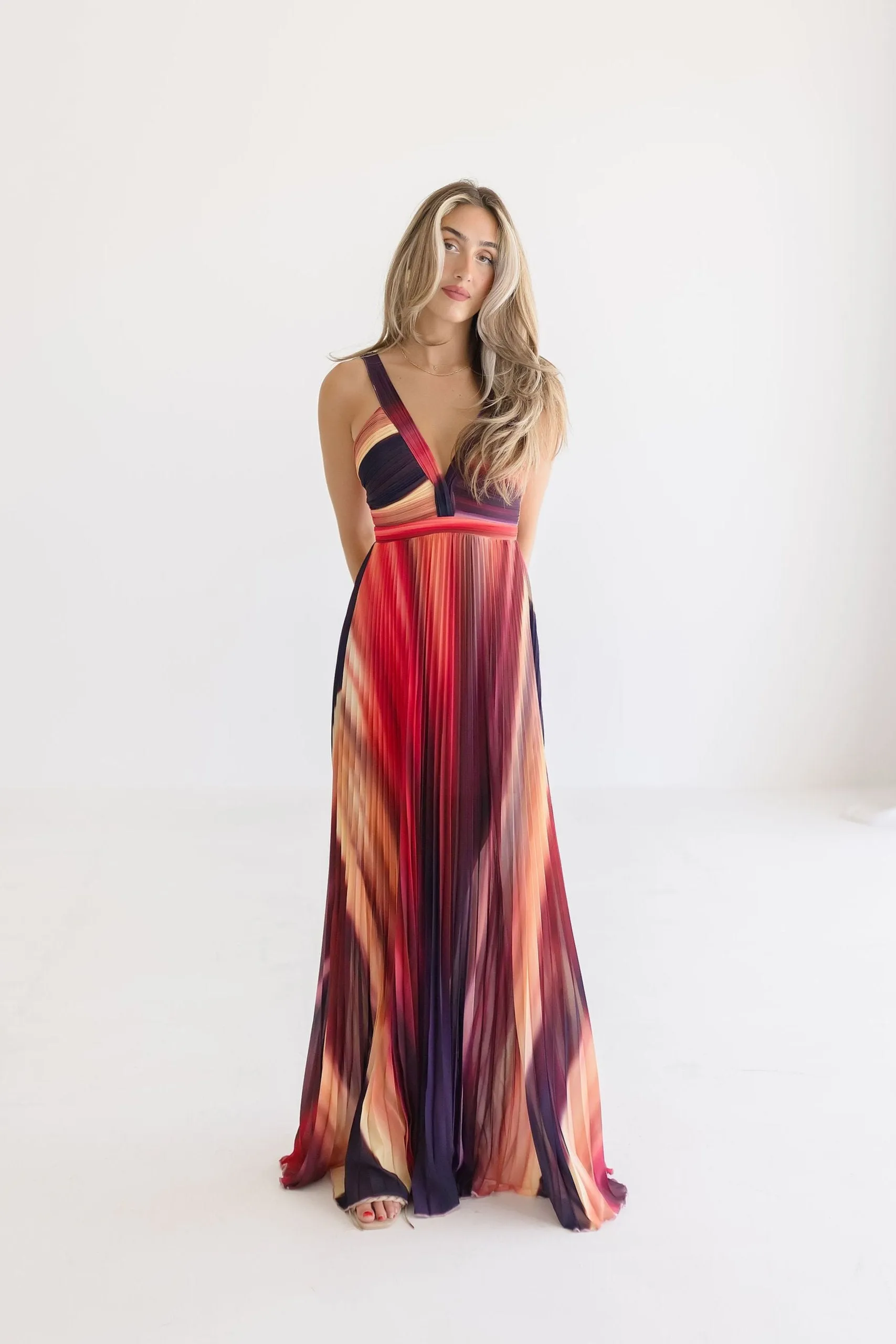 Carrie Sleeveless Abstract Print Pleated Maxi Dress Red