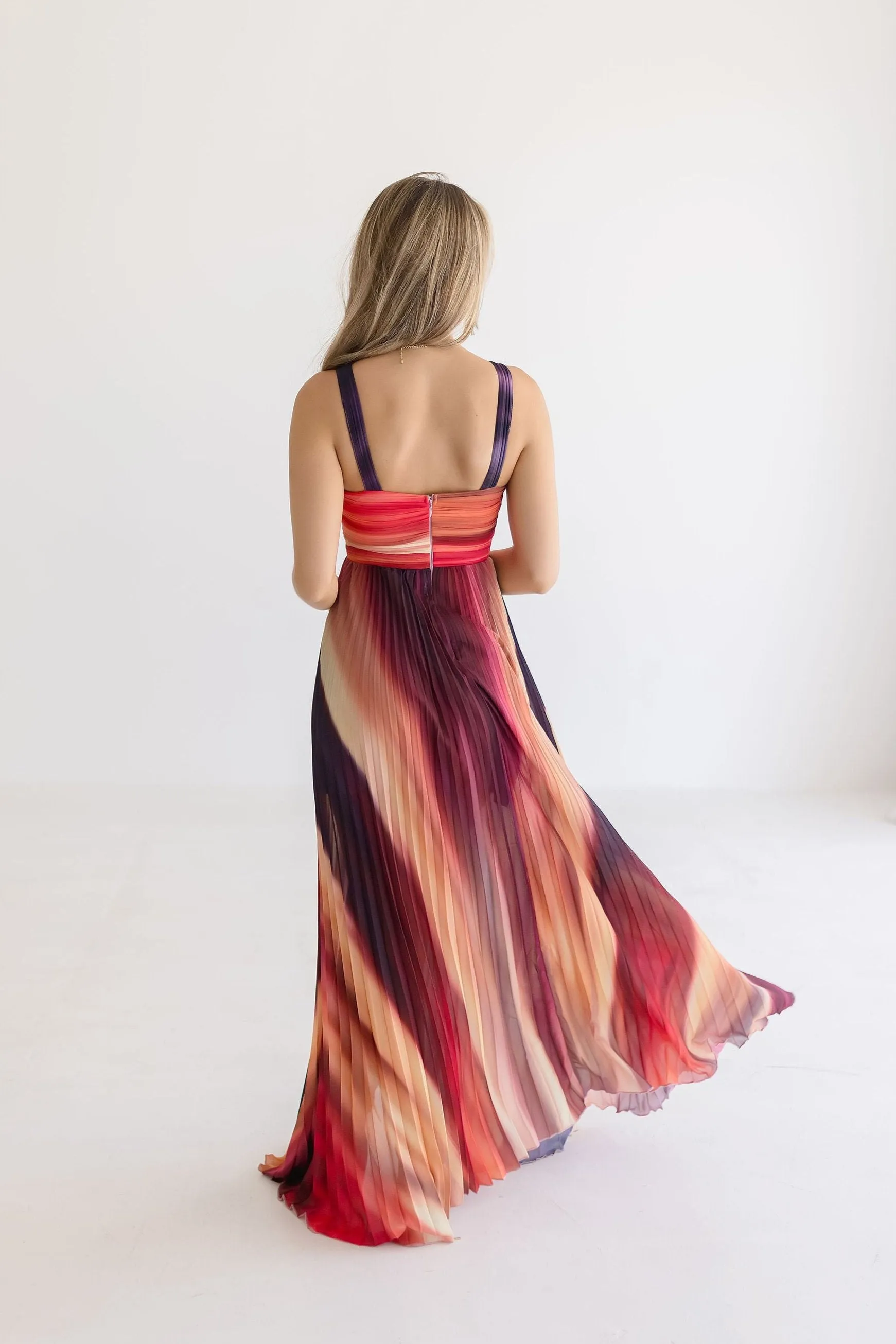 Carrie Sleeveless Abstract Print Pleated Maxi Dress Red