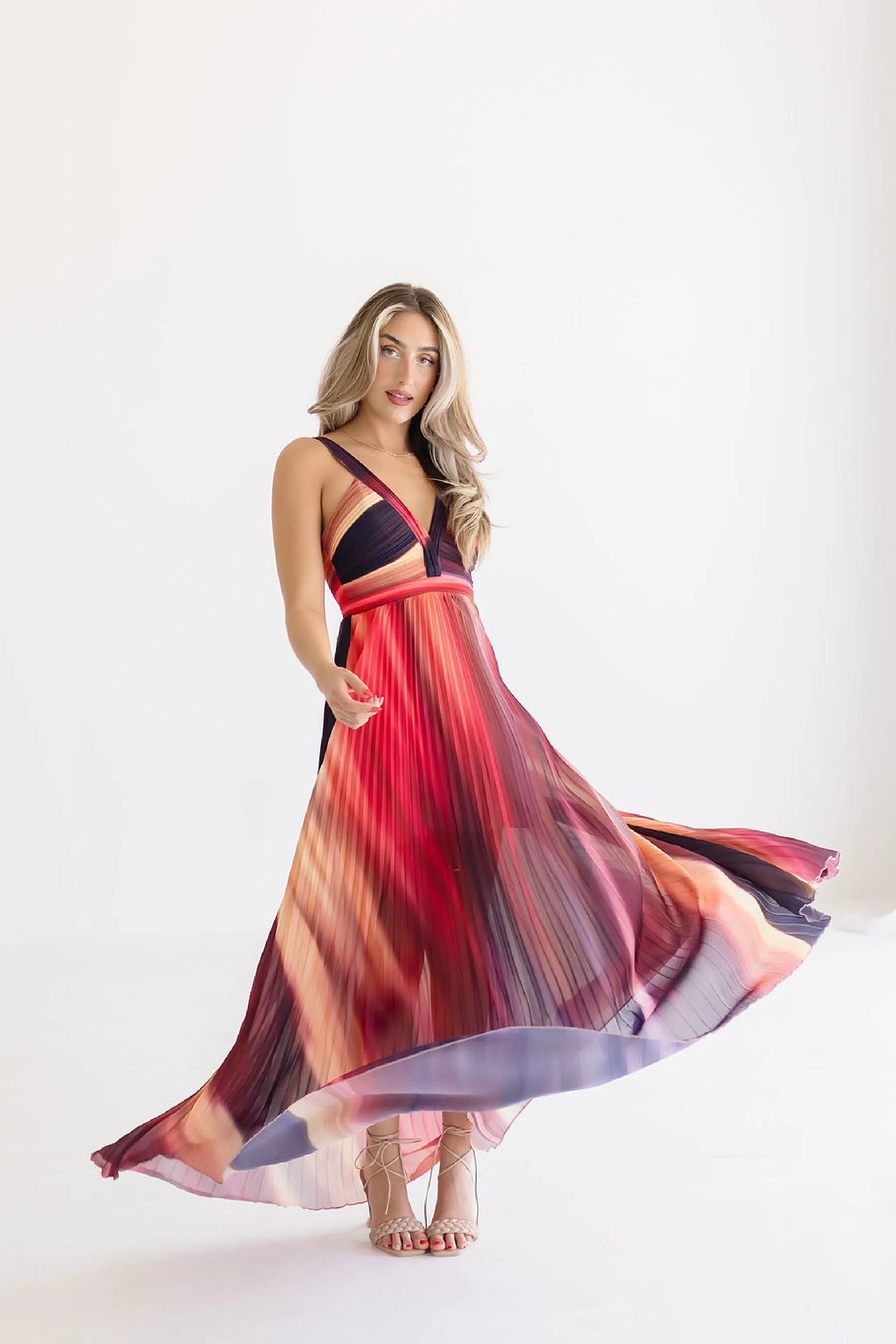 Carrie Sleeveless Abstract Print Pleated Maxi Dress Red