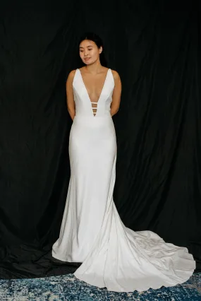 Dress 3854: Mikaella crepe sheath waist 29
