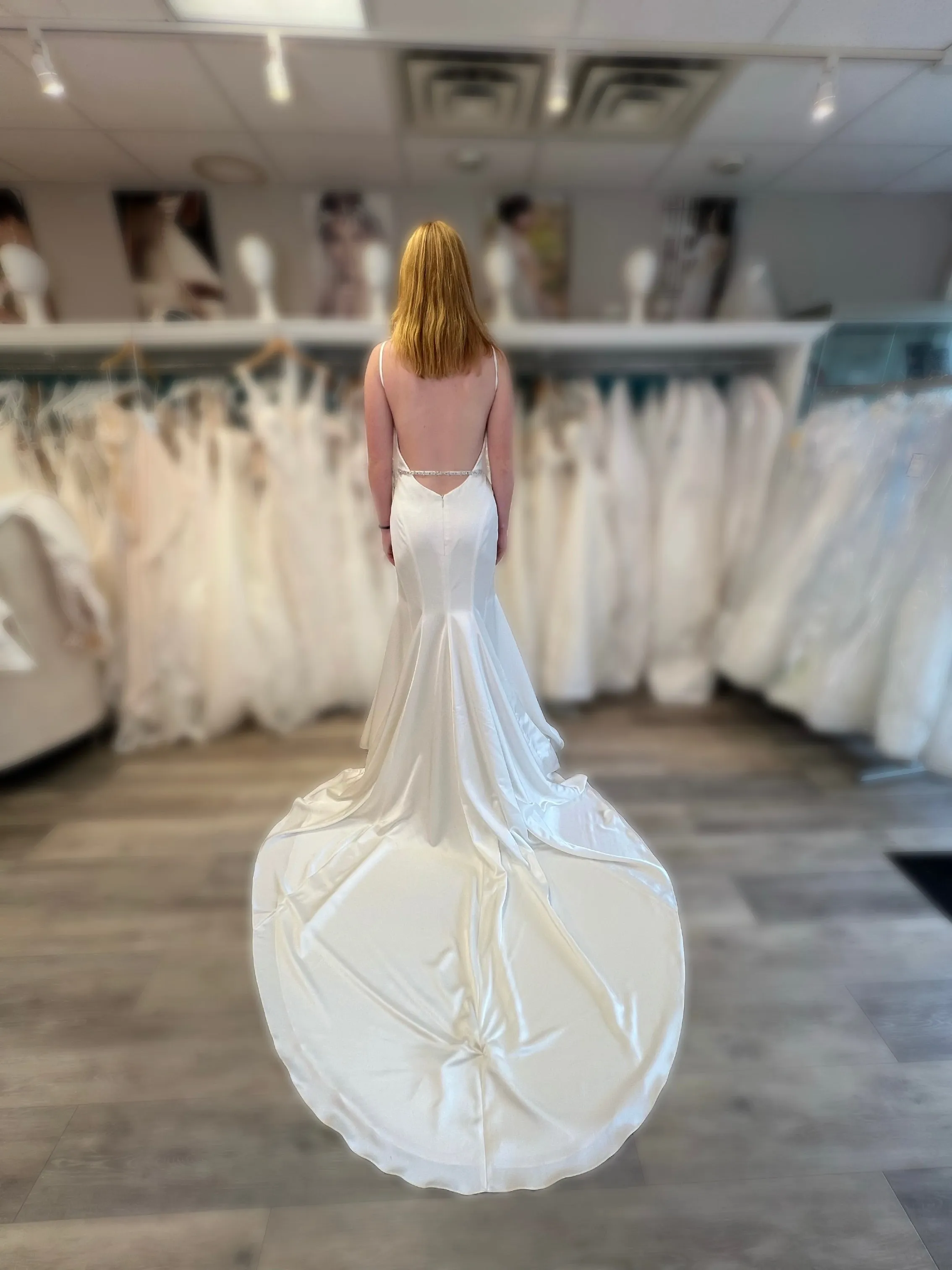 Paloma Blanca 4914 Wedding Dress Sample