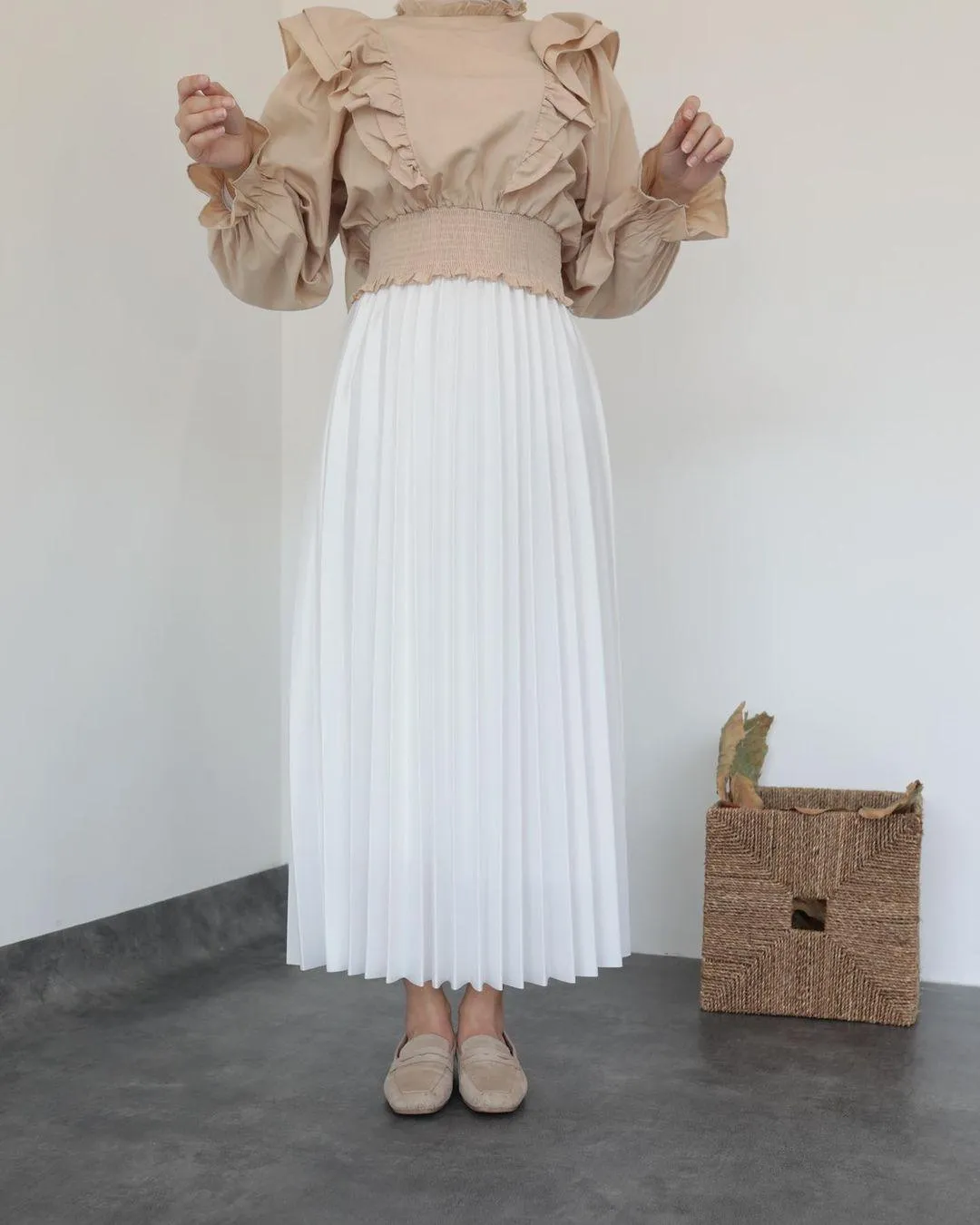 PLEAT LAD FAS SKIRT WHITE 4203-08 HE