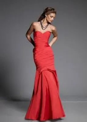 SALE Sweetheart Neck  Size 12 Style 20305